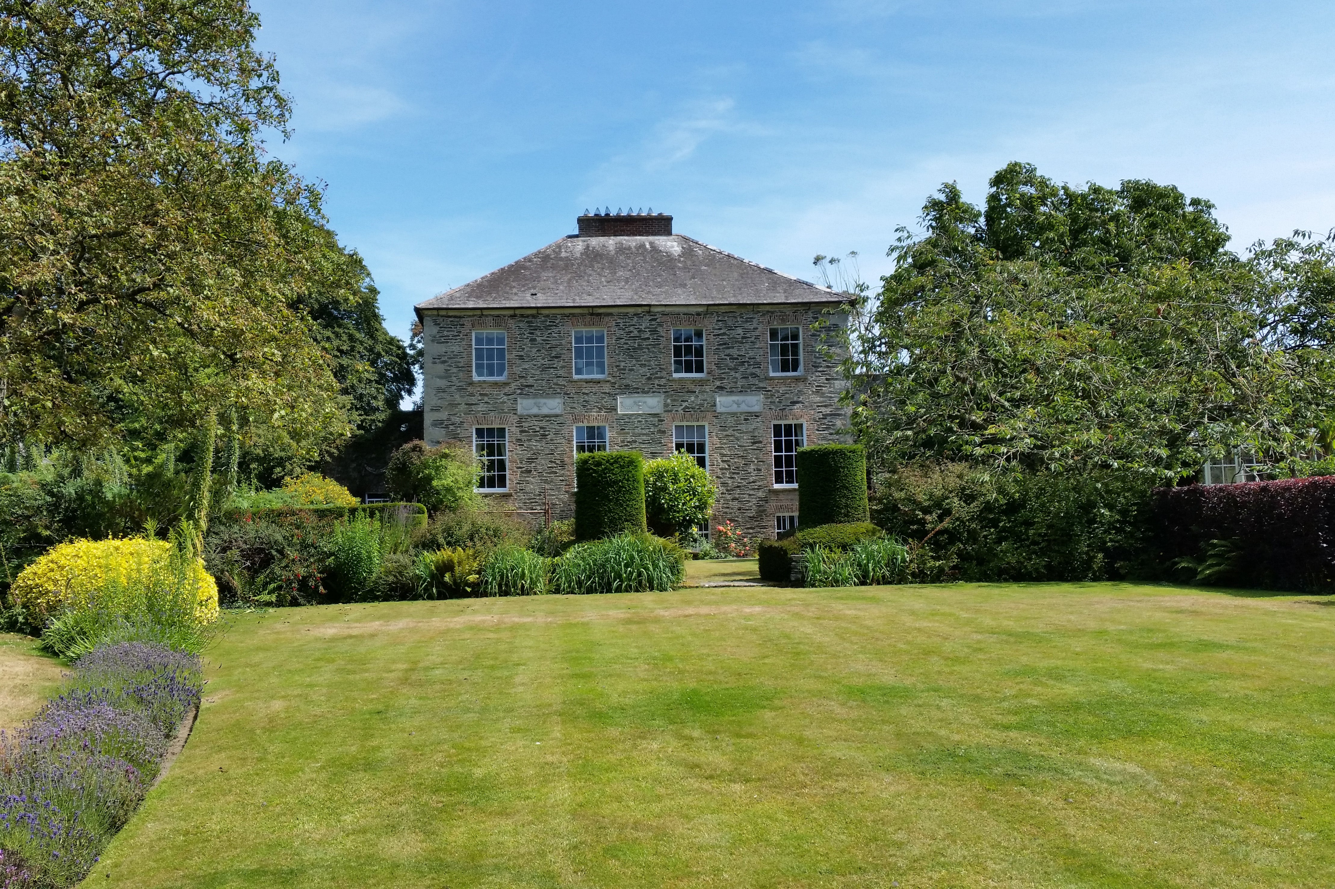 Visit Garden Tours of Ireland with Discover Ireland